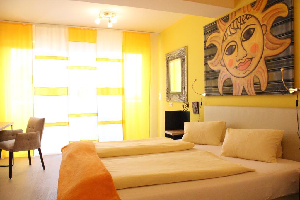 Malerwinkl Restaurant + Kunsthotel Hatzendorf Kültér fotó